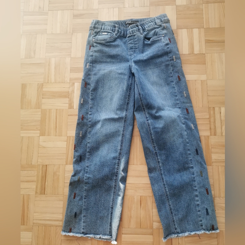 Stylish Blue Jeans with Embroidered Accents